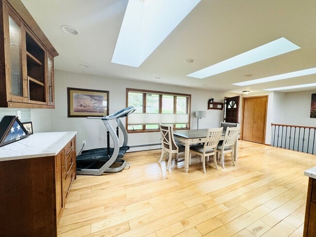 Building Photo - 4 Bedroom 2 Bathroom Home in a Quiet Count...