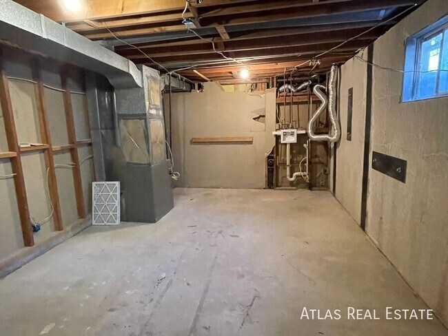 Building Photo - 4502 Moffat Ln