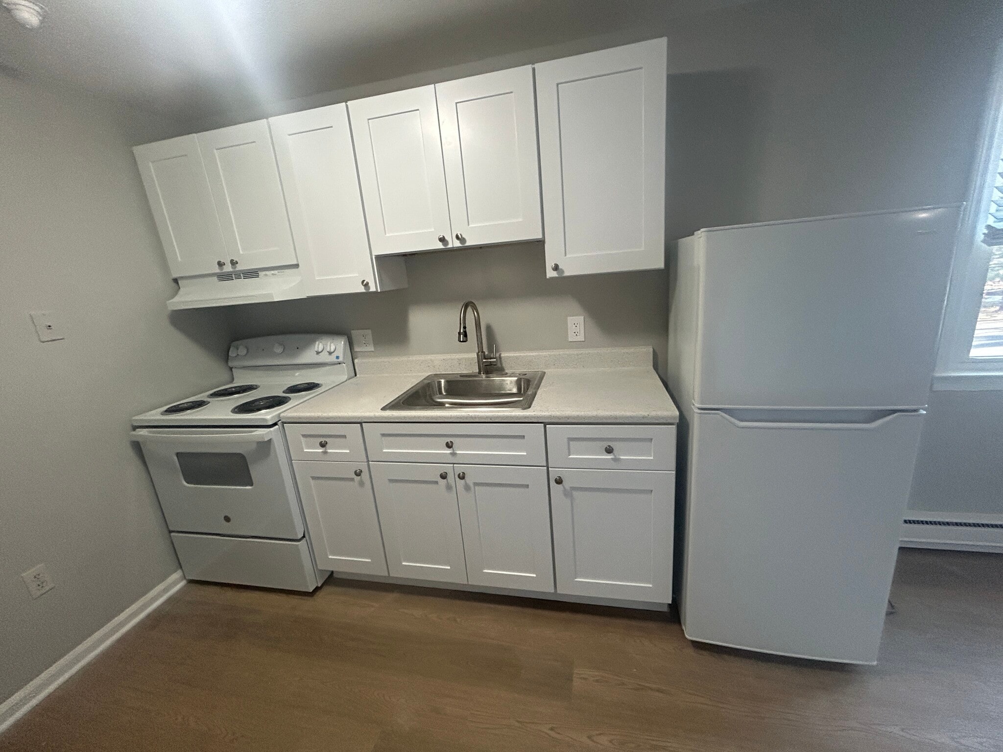 Building Photo - 693 Washington St