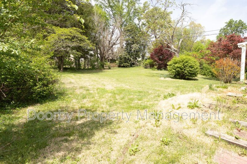 Building Photo - 8911 Drake Parkway Rd