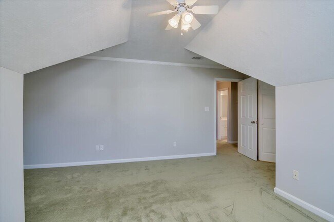 Building Photo - 702 Lakeside Landing Ct