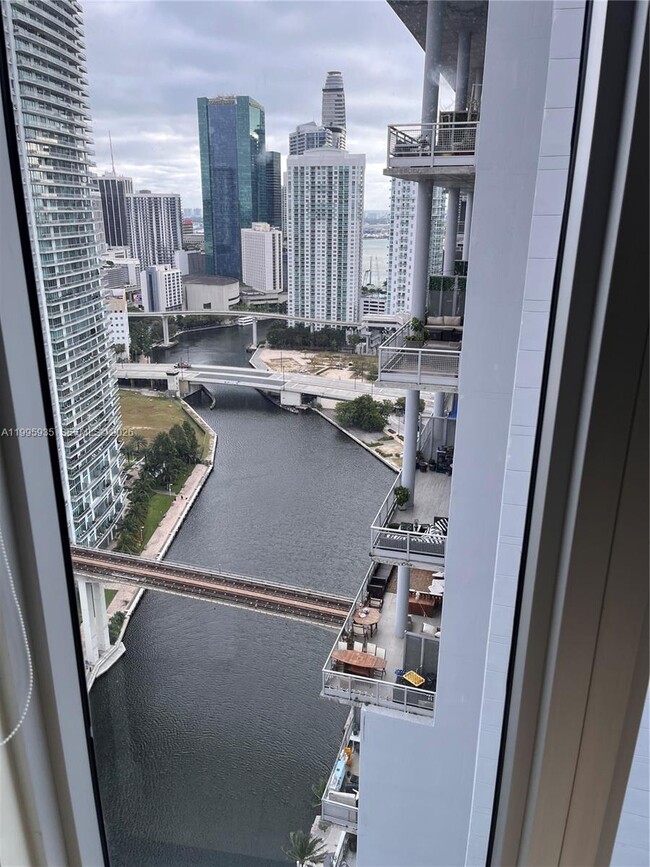 Building Photo - 185 SW 7th St