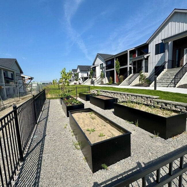 Building Photo - Cute, modern 2 bed 2.5 bath condo for rent!