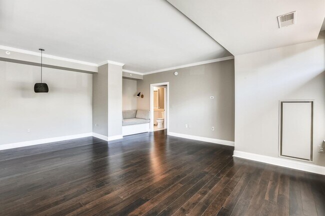 Building Photo - Gorgeous 2/2 with luxurious Lobby Level Condo in Hampden Row