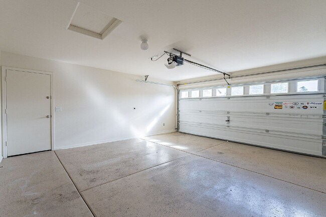 Building Photo - 5054 S 235th Dr