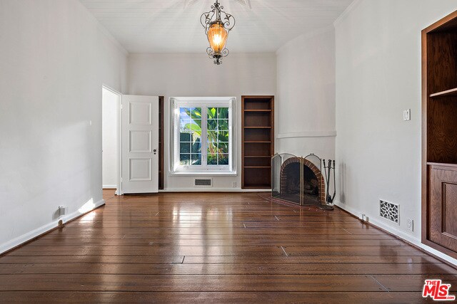 Building Photo - 711 N Linden Dr