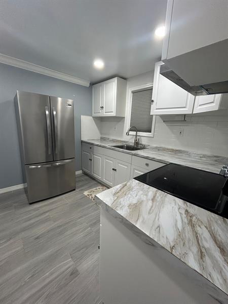 Building Photo - 1313 SW 8th Ct