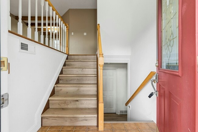 Building Photo - 2045 La Grange Rd