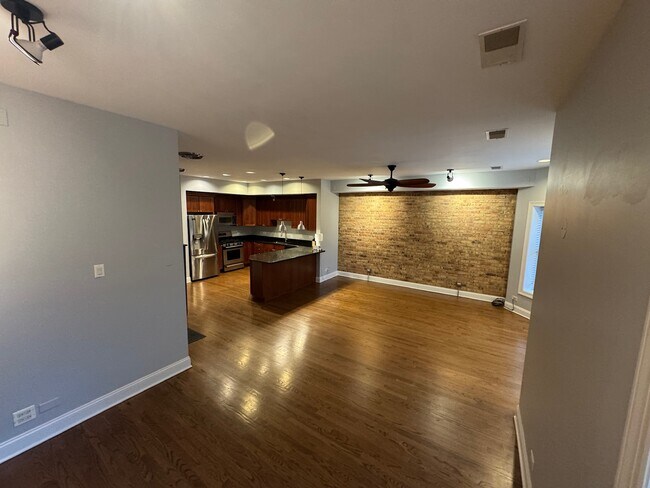 Building Photo - 4635 N Malden St