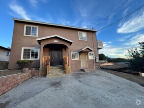 Building Photo - Amazing House For Rent