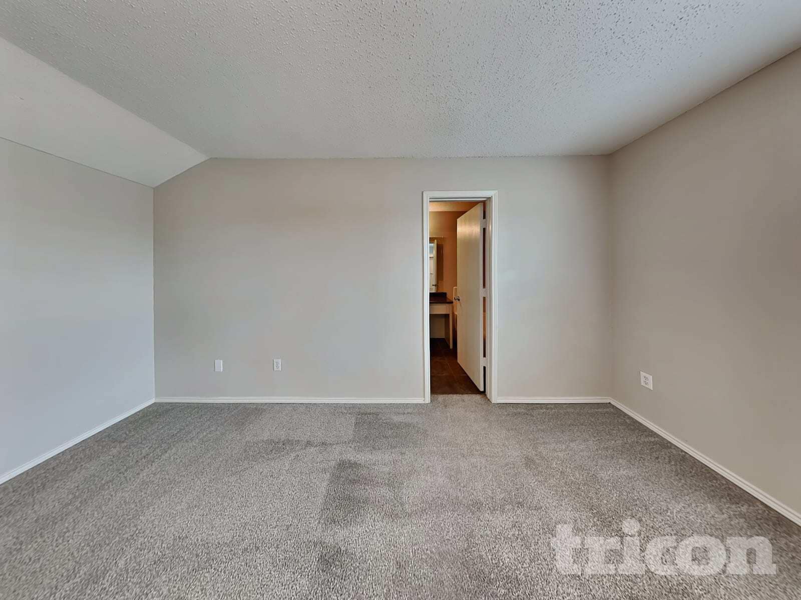 Building Photo - 637 Aqua Dr