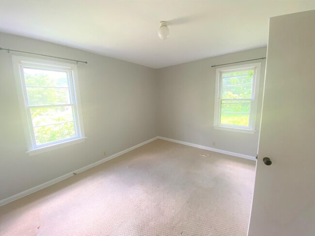 Building Photo - 8 Clarke St