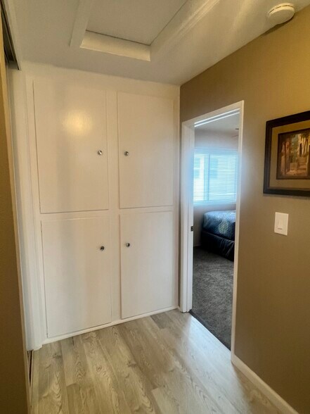 Building Photo - 4644 Larkspur St