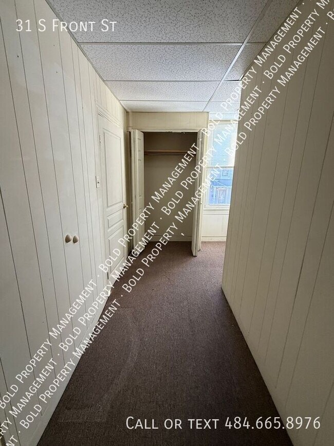 Building Photo - 31 S Front St