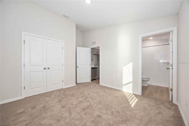 Building Photo - 1724 Vanilla St