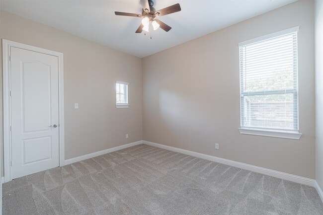 Building Photo - 1803 Pepper Grove Ln
