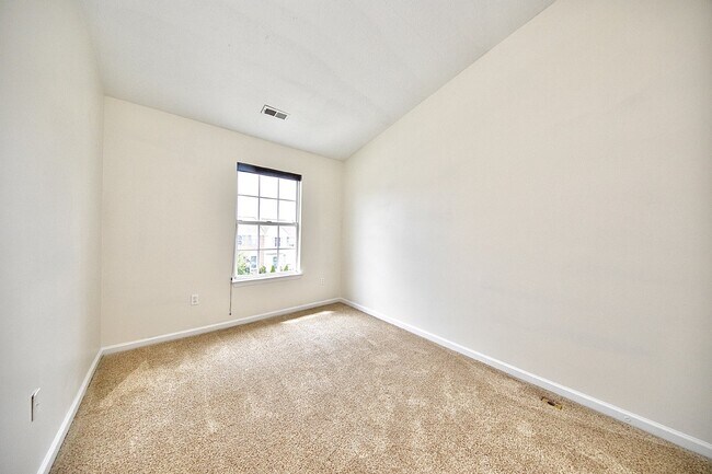 Building Photo - Modern Comfort Meets Everyday Convenience in this Stunning Forest Hill Townhome with 3 Beds & 3.5...