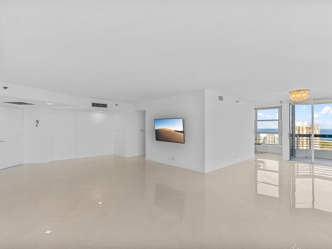 Building Photo - 3530 Mystic Pointe Dr