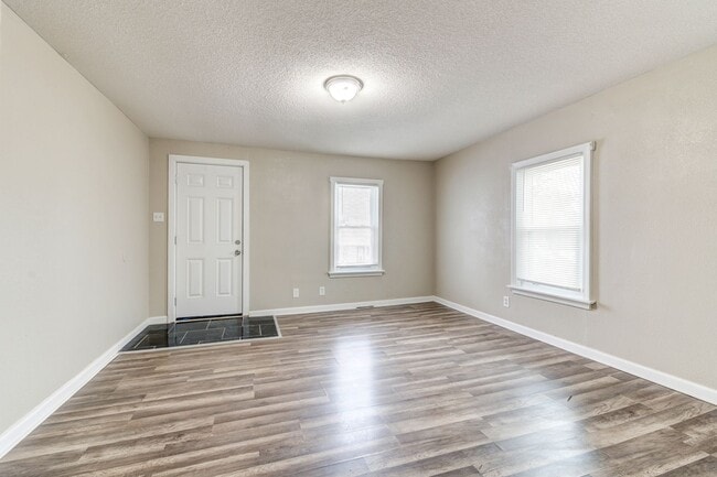 Building Photo - Updated 2-Bedroom Home with Garage & Large Yard