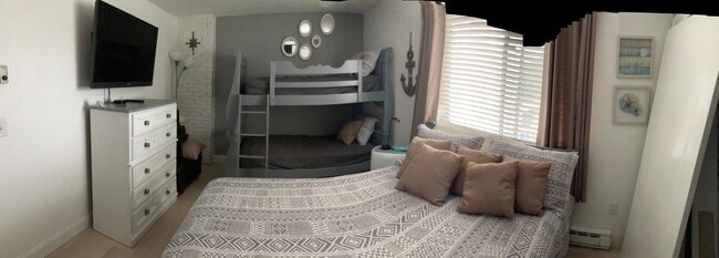 Guest Room - 883 Weirs Blvd