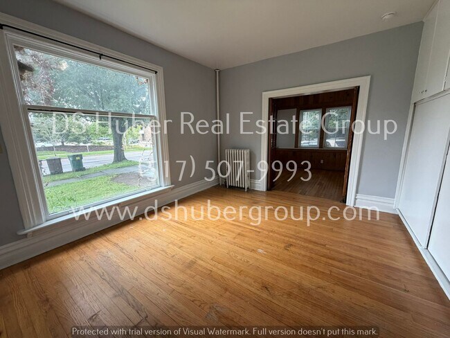 Building Photo - 533 Seymour Ave