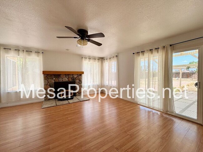 Building Photo - 12530 High Desert Rd