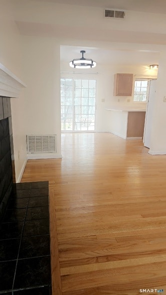 Building Photo - 20 Apple Way