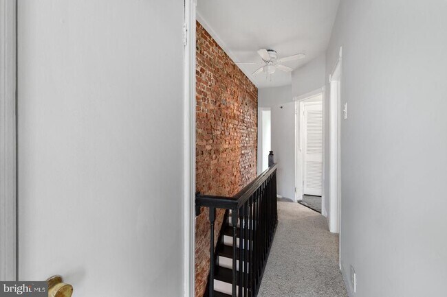Building Photo - 2341 Watkins St