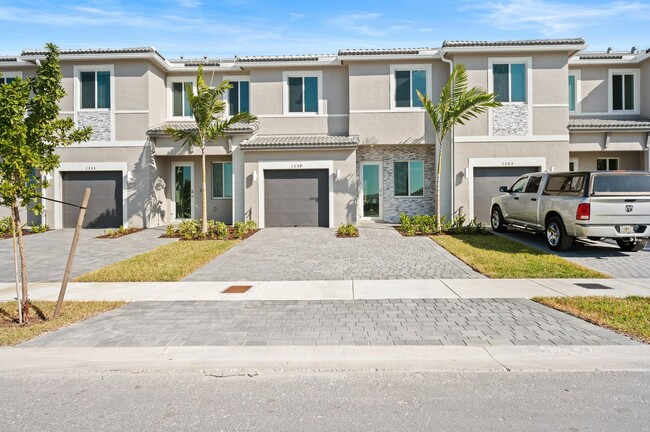 Primary Photo - Brand new 3 bed 2.5 bath Townhouse with ya...