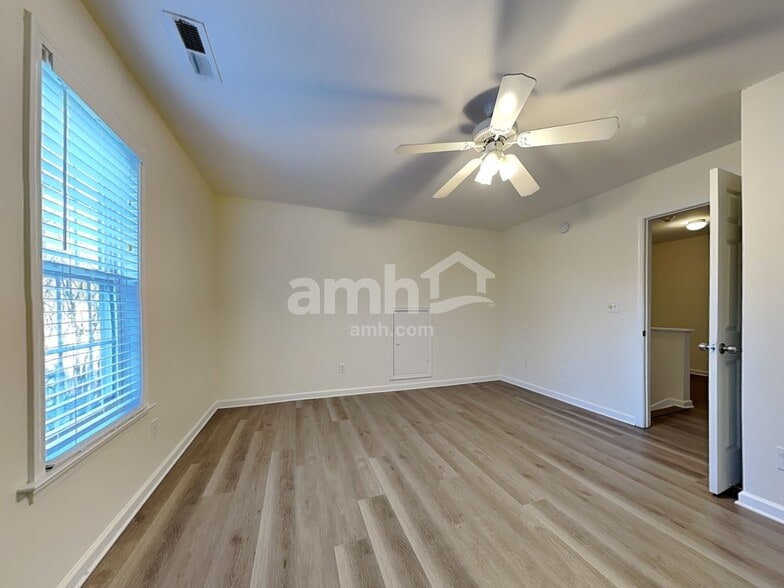 Building Photo - 220 Marino Pl