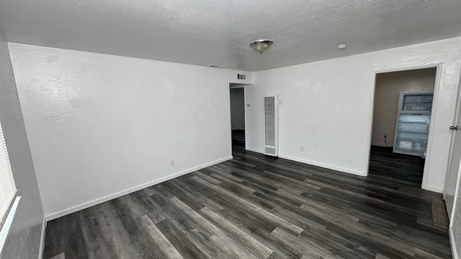 Building Photo - 1319 J St