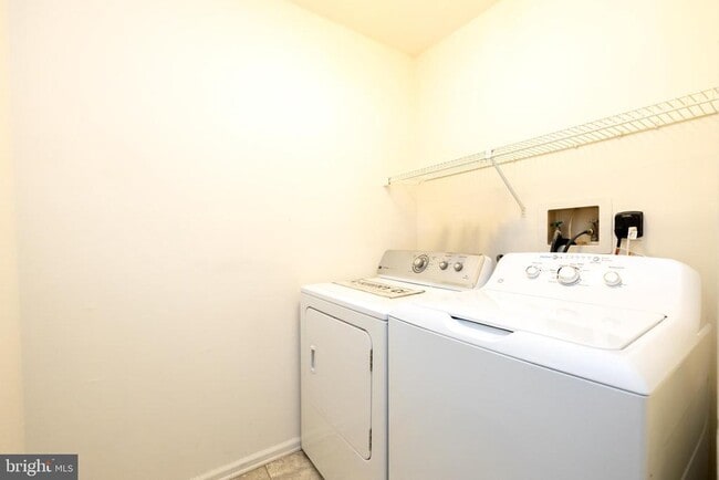 Building Photo - 937 Magnolia Rd