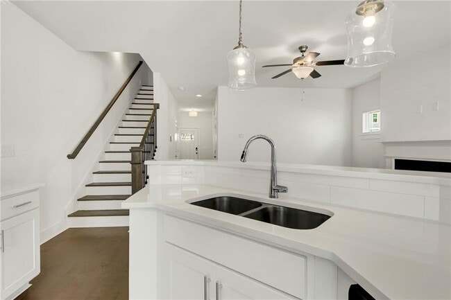 Building Photo - 1903 Plainsboro Dr