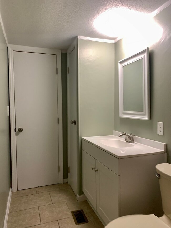 Building Photo - Renovated 3 Bedroom Home In Raleigh, Apply...