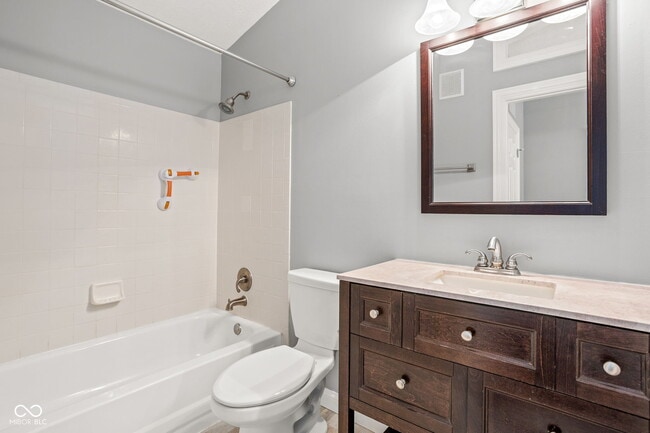 Building Photo - 4530 Village Ct