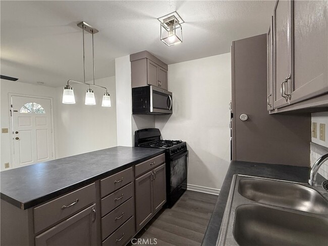 Building Photo - 816 Belmont Ave