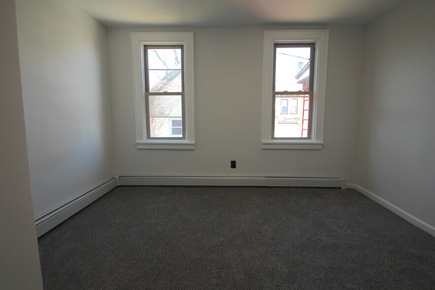Building Photo - 4 Bay View Ter