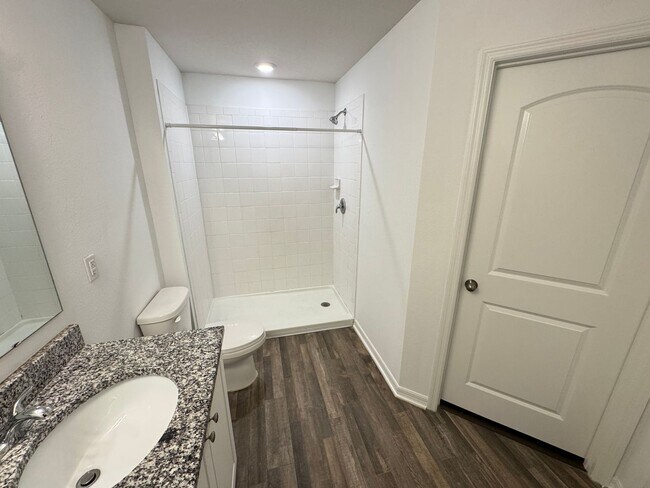 Building Photo - BEAUTIFUL, 4 bedroom, 2 bathroom Home in Poinciana!! Cable & Internet Included with Rent!!