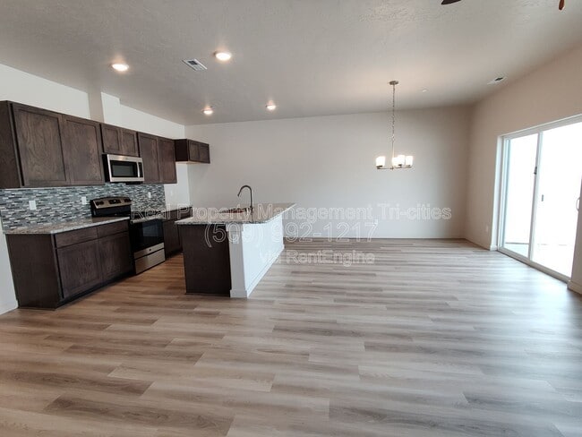 Primary Photo - 3918 W 5th Pl