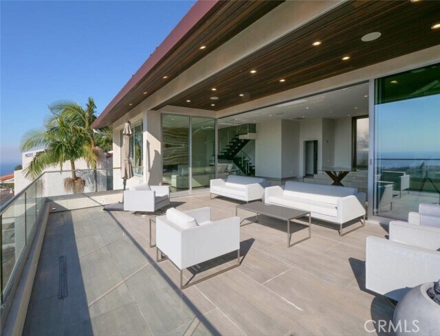 Building Photo - 1356 Vía Romero