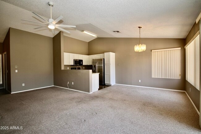 Building Photo - 1702 E Palm Beach Dr