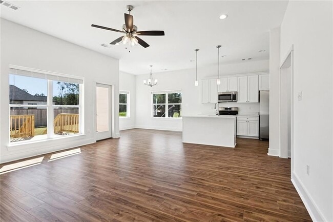 Building Photo - 60404 Aqua St