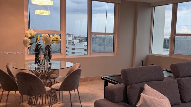 Building Photo - 3505 S Ocean Dr