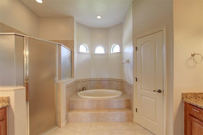 Building Photo - 1185 Dromin Ln