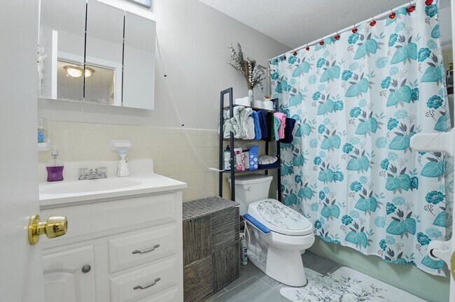 Building Photo - 180 Main St