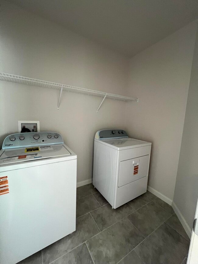 Building Photo - 9618 Seaspray Dr