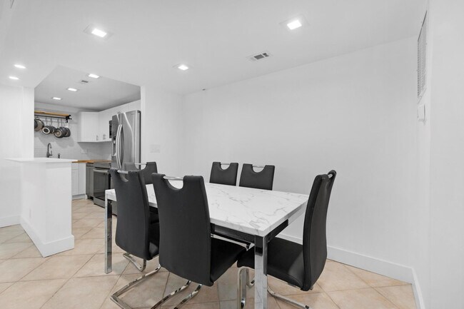 Building Photo - 1439 S Ocean Blvd