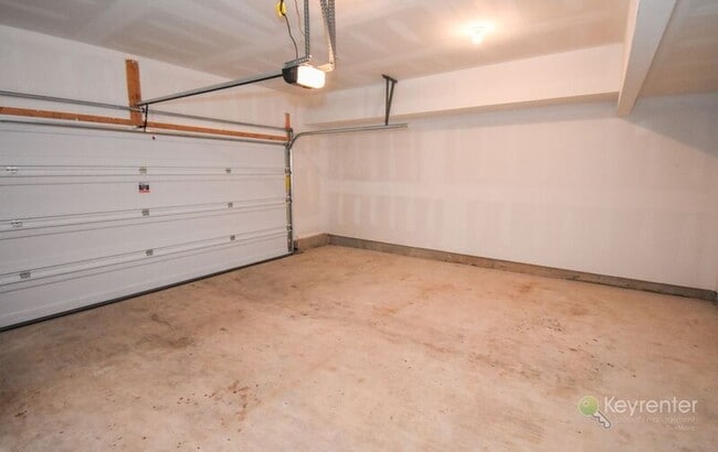 Building Photo - 32 Jessop Ln