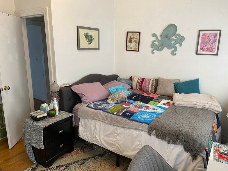 Building Photo - 590 Cambridge St