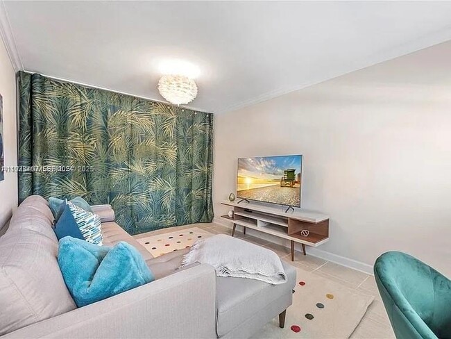 Building Photo - 5371 N Bay Rd